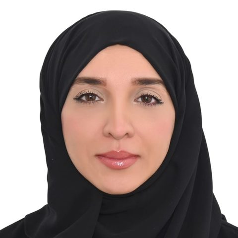 صورة منى خليفة راشد الشامسي