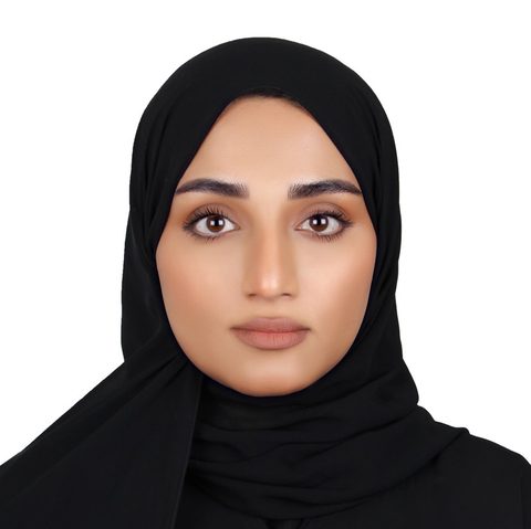 صورة منى راشد سعيد القيشى الشحى